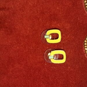 🌺YELLOW PIERCED Earrings